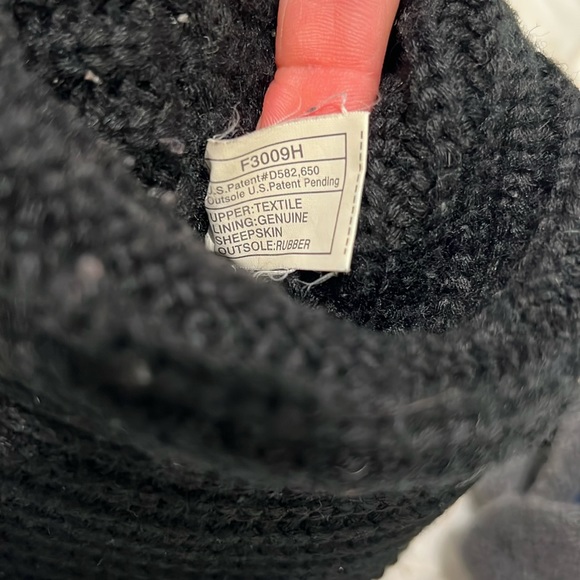 UGG Classic Cardy Wool Knit Black Fold Over Slouchy Boots Shoe Kids Size Y4 - Picture 15 of 17